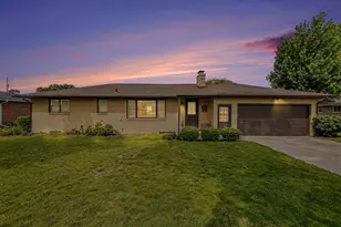 2112 Ogden Ave, Benton Harbor, MI 49022 - Photo 1
