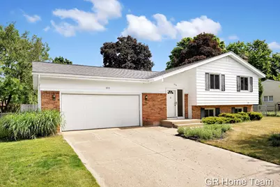895 Bellewood Drive SE, Grand Rapids, MI 49508 - Photo 1
