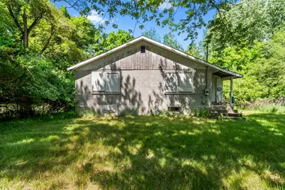 10 S Wolcott Street, Hillsdale, MI 49242 - Photo 1