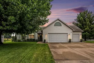 2632 Fairfield Dr, Zeeland, MI 49464 - Photo 1