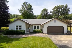 24383 Thousand Oaks Dr, Mattawan, MI 49071 - Photo 1