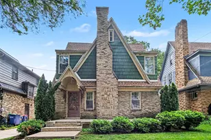 52 Baynton Ave NE, Grand Rapids, MI 49503 - Photo 1