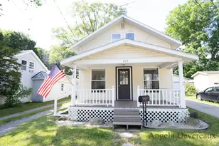 215 W Montcalm St, Greenville, MI 48838 - Photo 1