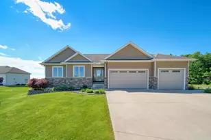 7602 Stonehedge Dr, Onsted, MI 49265 - Photo 1