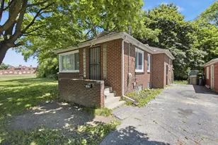 182 Summit St, Pontiac, MI 48342 - Photo 1