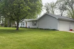 68097 Suzanne Dr, Edwardsburg, MI 49112 - Photo 1