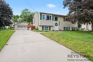 941 Greenwood St, Middleville, MI 49333 - Photo 1