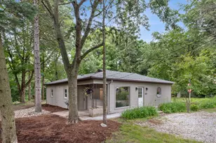 1030 Harding St NW, Grand Rapids, MI 49544 - Photo 1