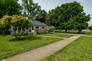2225 McLain Ave, Lincoln Park, MI 48146 - Photo 2