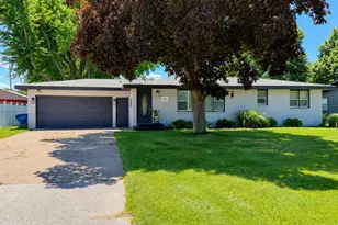 356 Waverly Dr, Benton Harbor, MI 49022 - Photo 1