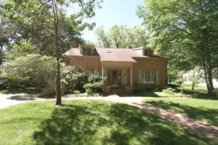 803 N Kalamazoo St, Paw Paw, MI 49079 - Photo 1