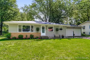 269 Cambridge Ave, Holland, MI 49423 - Photo 1