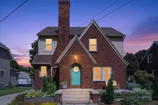 814 N Fairview Ave, Lansing, MI 48912 - Photo 1