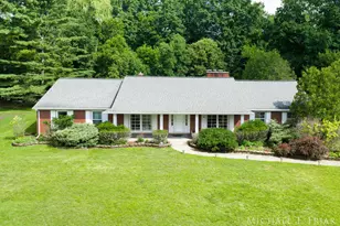 1705 Derbyshire St SE, Grand Rapids, MI 49508 - Photo 1