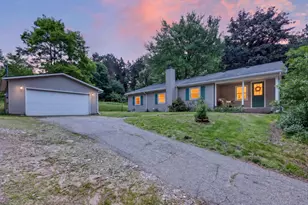 23750 N Uldriks Dr, Battle Creek, MI 49017 - Photo 1