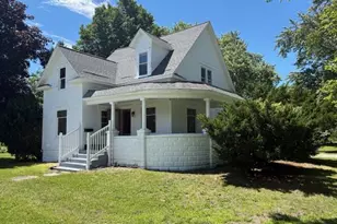 504 S Center St, Hartford, MI 49057 - Photo 1