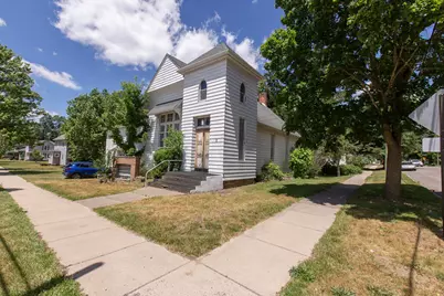 31 Vine Street, Hillsdale, MI 49242 - Photo 1