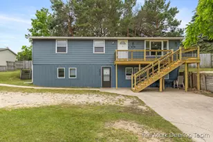 1031 Fuller Ave, Big Rapids, MI 49307 - Photo 1