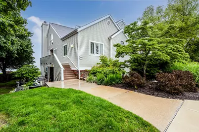 1810 Lakeshore Drive #7, Saint Joseph, MI 49085 - Photo 1