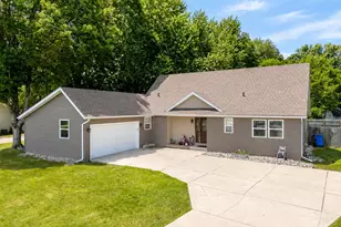 56782 Bow Dr, Three Rivers, MI 49093 - Photo 1