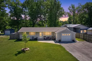 569 Round Lake Dr, Michigan Center, MI 49254 - Photo 1