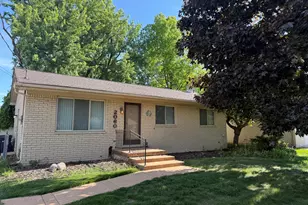 2060 Oakcrest Rd, Sterling Heights, MI 48310 - Photo 1
