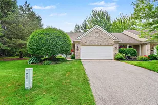 30 Aspen Ln NE, Grand Rapids, MI 49546 - Photo 1