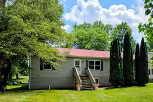 727 Skipper Ln, Coldwater, MI 49036 - Photo 1