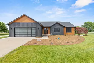 20872 State Line Rd, Edwardsburg, MI 49112 - Photo 1