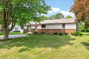 1032 Brookfield Dr, Saint Joseph, MI 49085 - Photo 1