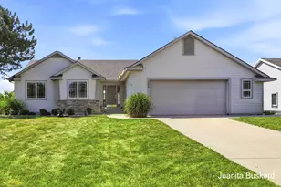 298 Creekside Dr, Coopersville, MI 49404 - Photo 1
