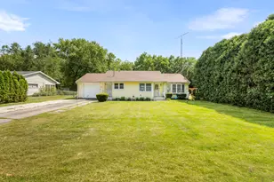 125 Oriole Dr, Battle Creek, MI 49037 - Photo 1