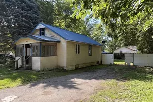 509 Cass Ave, Jackson, MI 49203 - Photo 1