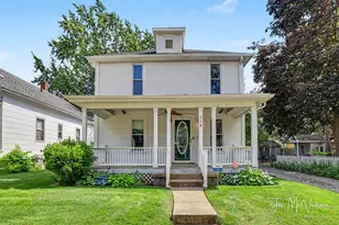 714 Graceland St NE, Grand Rapids, MI 49505 - Photo 1
