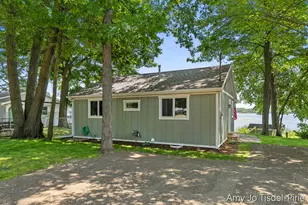 1760 S Colonel Point Dr, Crystal, MI 48818 - Photo 1