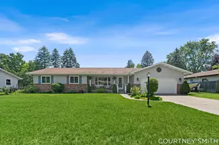 672 Birchwood Ct SE, Lowell, MI 49331 - Photo 1