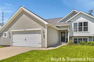 11901 Hickoryrow Dr, Holland, MI 49424 - Photo 1