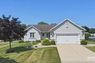 1017 Sunset Hills Ct NW, Grand Rapids, MI 49534 - Photo 1