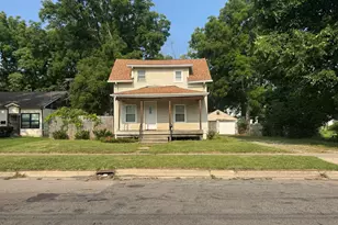 918 N Blackstone St, Jackson, MI 49202 - Photo 1
