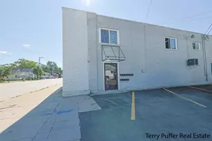 851 W Laketon Ave, Muskegon, MI 49441 - Photo 1