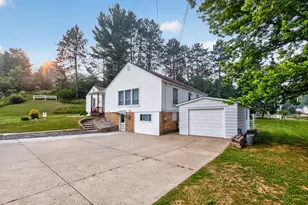 226 W Church Ave, Reed City, MI 49677 - Photo 1