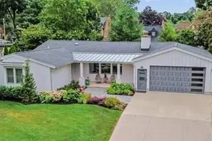 818 Iroquois Dr SE, Grand Rapids, MI 49506 - Photo 1