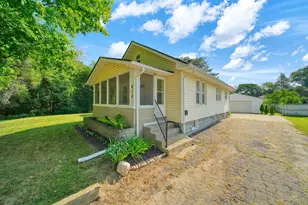 615 N Pleasant St, Jackson, MI 49202 - Photo 1
