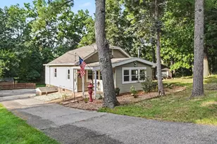 1720 Cargill St NW, Grand Rapids, MI 49544 - Photo 1