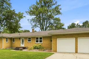 1615 Maiden Ln, Saint Joseph, MI 49085 - Photo 1