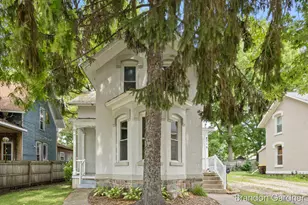218 E Adams St, Ionia, MI 48846 - Photo 1