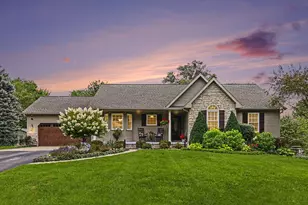 9959 W Sargent Rd, Fowlerville, MI 48836 - Photo 1