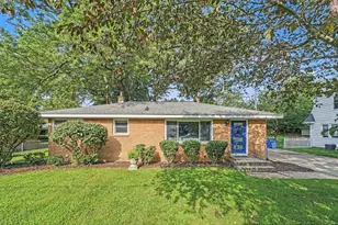 527 Fairfield Ave NW, Grand Rapids, MI 49504 - Photo 1