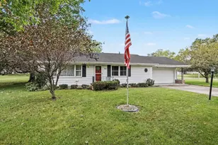 913 Main St, Buchanan, MI 49107 - Photo 1