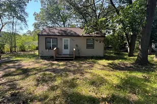 343 Forest Dr, Muskegon, MI 49442 - Photo 1
